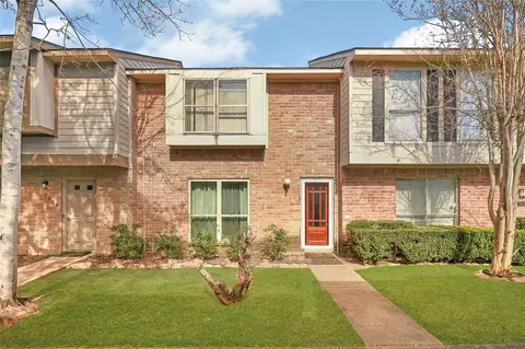 7911 Kendalia Dr, Houston, TX 77036