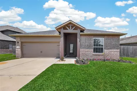 4519 Crescent Lake Cir, Baytown, TX 77521