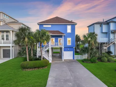 14458 Spyglass Cir, Galveston, TX 77554