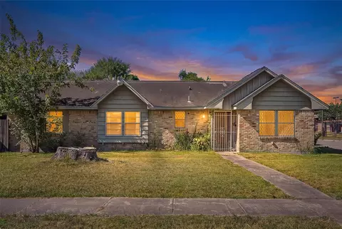 4018 Wuthering Heights Dr, Houston, TX 77045
