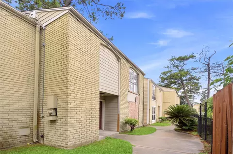 6200 W Tidwell Rd #1205, Houston, TX 77092