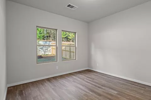 Bedroom - 12068 Moonlight Path Dr, Conroe, TX 77304 photo 3 of 5