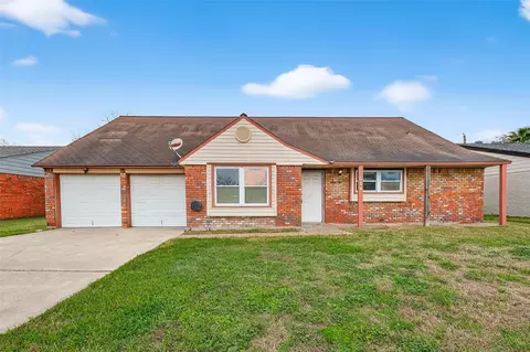 512 Harold Ln, Baytown, TX 77521