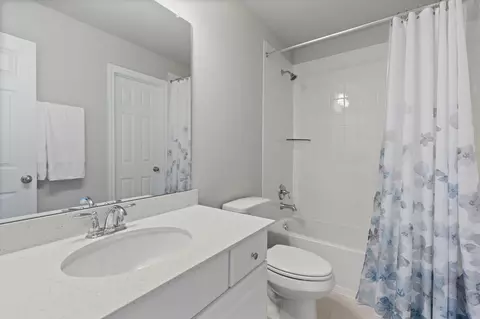 Bath - 3541 Cherrybark Gable Ln, Spring, TX 77386 photo 5 of 6