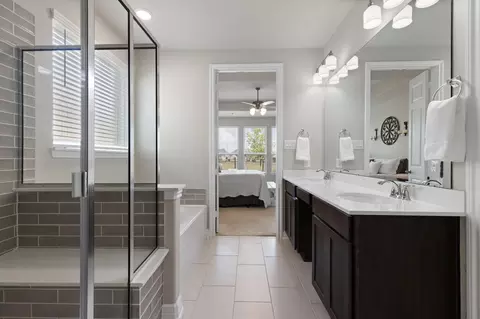 Bath - 3541 Cherrybark Gable Ln, Spring, TX 77386 photo 2 of 6