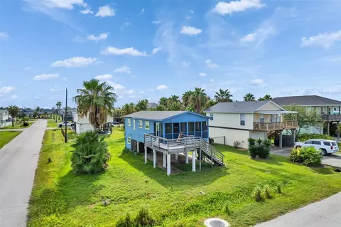 4038 Panola Dr, Galveston, TX 77554