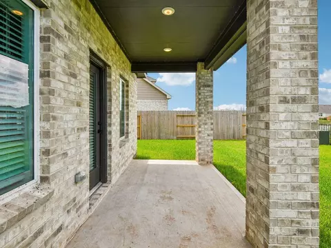 Exterior - 2823 Clapbread Ln, Rosenberg, TX 77471 photo 2 of 4