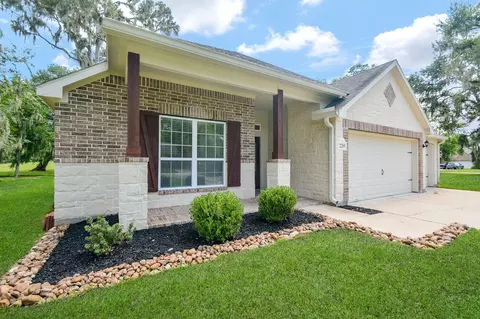2205 Lake Foreest Dr, West Columbia, TX 77486
