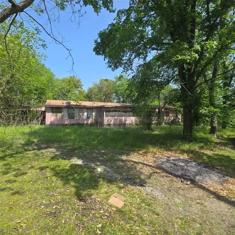 105 Lewis St, Trinity, TX 75862 photo 1