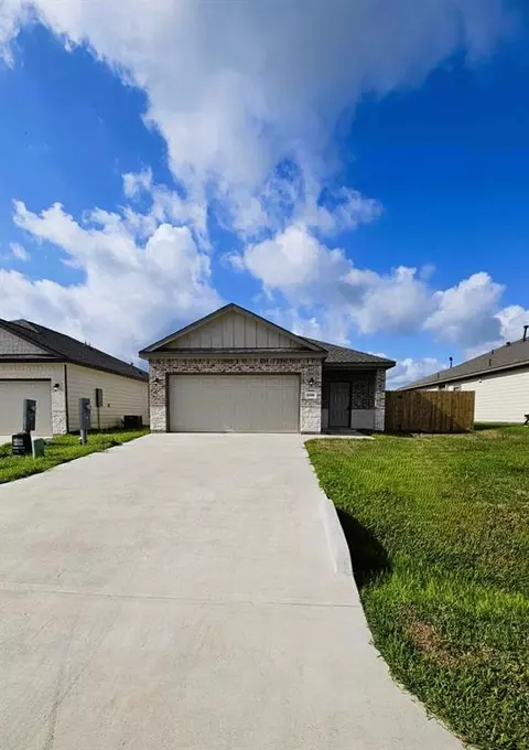17656 Cedar Crest Dr, Conroe, TX 77306 photo 1