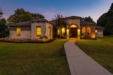 8992 Wind Jammer Ln, Montgomery, TX 77316