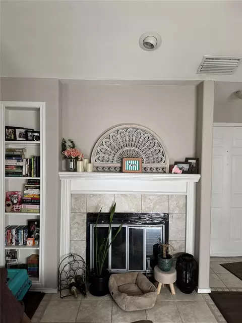 256 Jefferson Pkwy, Fort Worth, TX 76107