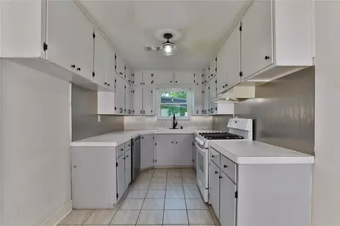 Kitchen - 1202 Mac Dr, Sweeny, TX 77480 photo 1 of 2