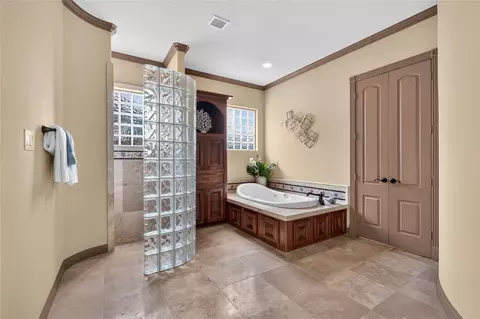 Bath - 26 Post Shadow Estate Dr, Spring, TX 77389 photo 1 of 6