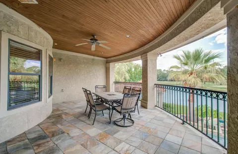Exterior - 26 Post Shadow Estate Dr, Spring, TX 77389 photo 5 of 11