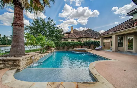 Exterior - 26 Post Shadow Estate Dr, Spring, TX 77389 photo 10 of 11