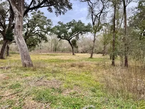 3747 County Road 611, Angleton, TX 77515