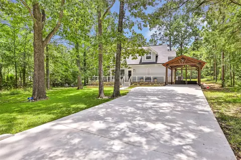 561 N Royale Greens Dr, Coldspring, TX 77331