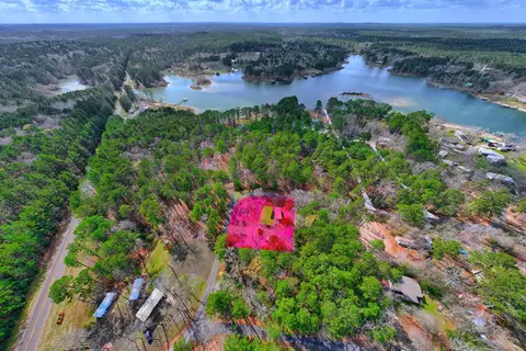 142 Apple Dr, Burkeville, TX 75932