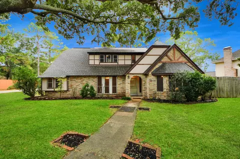 13903 Charlynn Oaks Dr, Houston, TX 77070