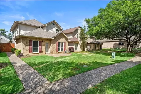 6729 Tournament Dr, Houston, TX 77069