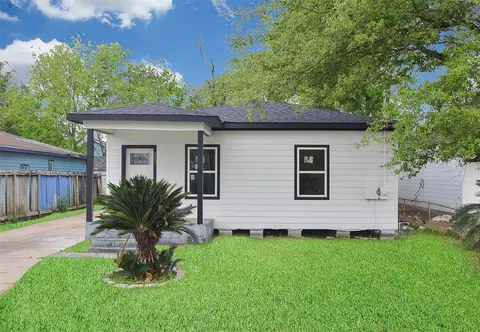 5621 Tommye St, Houston, TX 77028