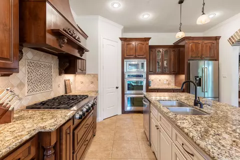 Kitchen - 27210 Cass Ct, Spring, TX 77386 photo 4 of 5