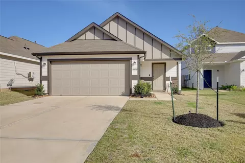 14026 Chinook Dr, Conroe, TX 77384