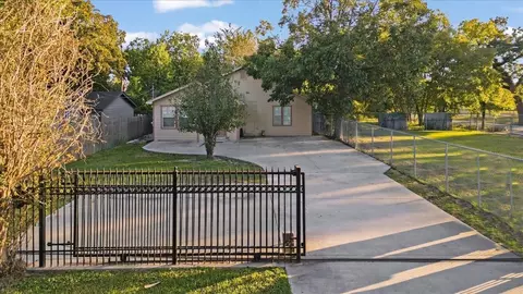 9506 E Avenue I, Houston, TX 77012