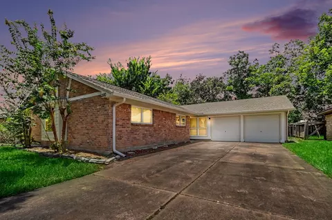 3110 Eastwick Ln, La Porte, TX 77571