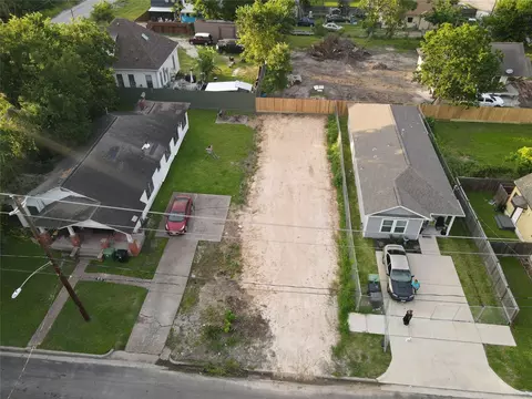 2513 Sumpter St, Houston, TX 77026