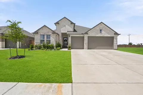 3227 Hidden Mist Dr, Texas City, TX 77590