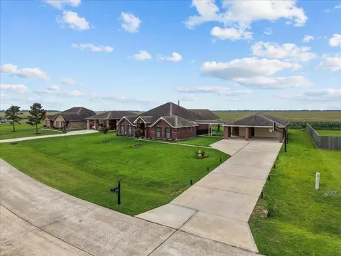 3911 Palm Crest Dr, Rosharon, TX 77583