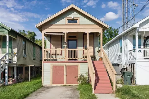 910 32nd St, Galveston, TX 77550