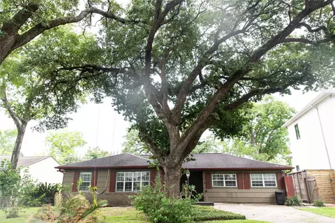 5564 Aspen St, Bellaire, TX 77401