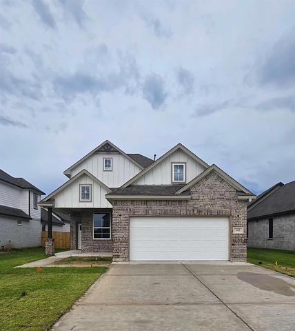 134 Peachleaf Ct, Anahuac, TX 77514