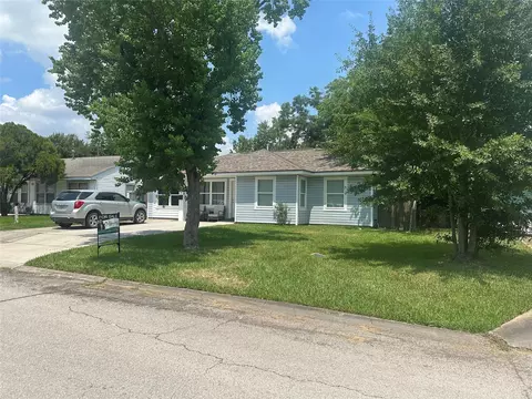 2605 Rosemead Dr, Pasadena, TX 77506
