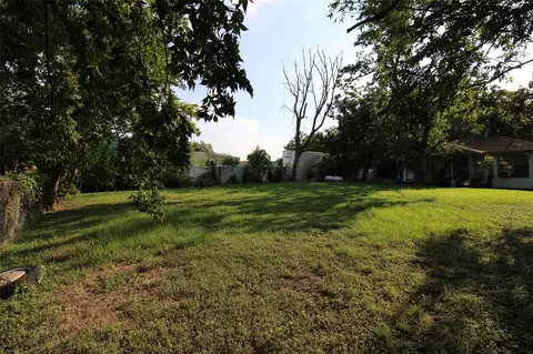 125 Hillsman Ln, Sugar Land, TX 77498