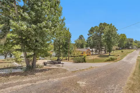 308 N Point Dr, Trinity, TX 75862 photo 2