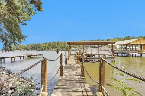 308 N Point Dr, Trinity, TX 75862 photo 5