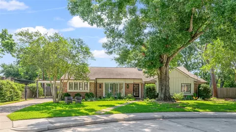 7815 Fairdale Ln, Houston, TX 77063