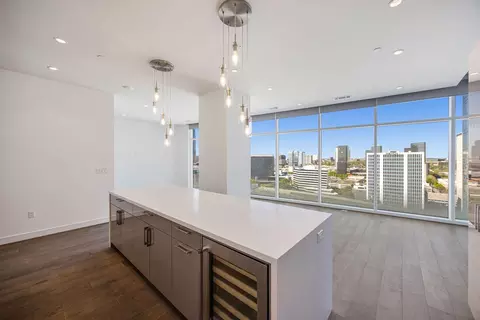 4521 San Felipe St #1704, Houston, TX 77027