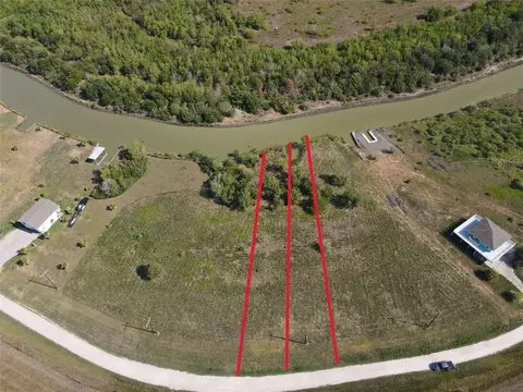 60-61 Bayou Ave, Smith Point, TX 77514