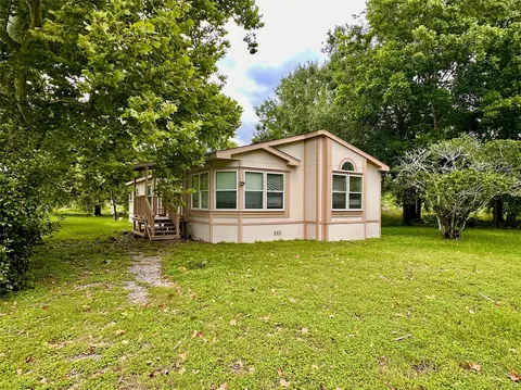 202 Main St, Fresno, TX 77545