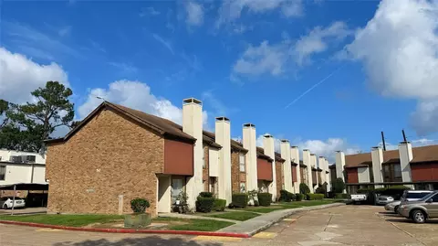 17230 Imperial Valley Dr #75, Houston, TX 77060