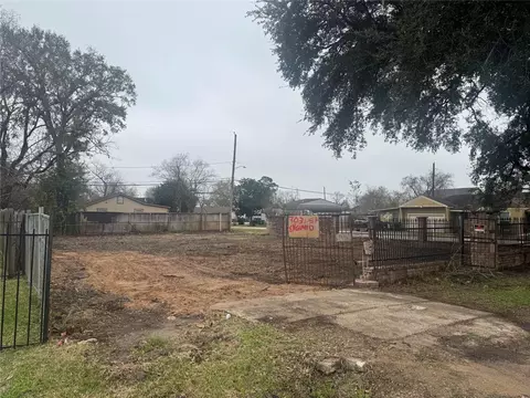 7031 England St, Houston, TX 77021