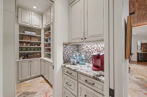 Kitchen - 22 Watertree Ct, Spring, TX 77380 photo 4 of 4