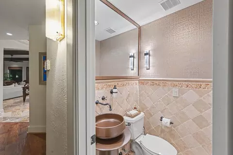 Bath - 22 Watertree Ct, Spring, TX 77380 photo 1 of 6