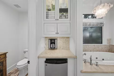 Bath - 22 Watertree Ct, Spring, TX 77380 photo 4 of 6