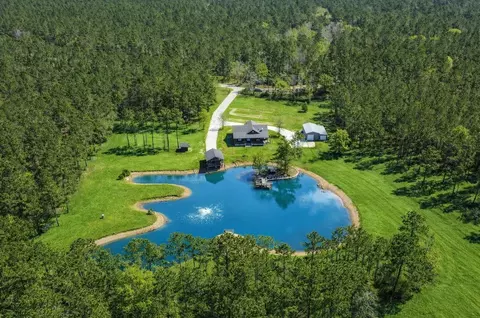 214 Hunters Hill Rd, Oakhurst, TX 77359